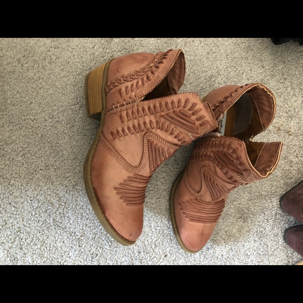8.5 ankle booties western style